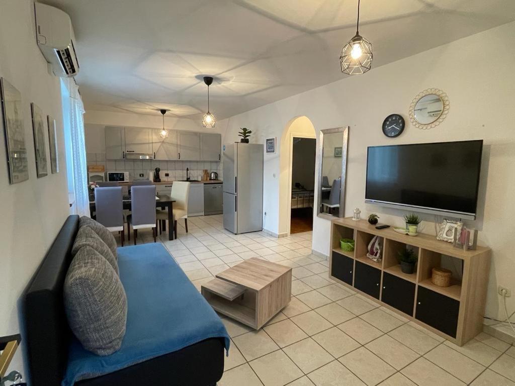 Apartment Antonija Punta Skala Next To Falkensteiner Petrčane