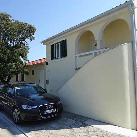 Apartments Antonija Punta Skala Next To Falkensteiner Resort Petrcane Room photo