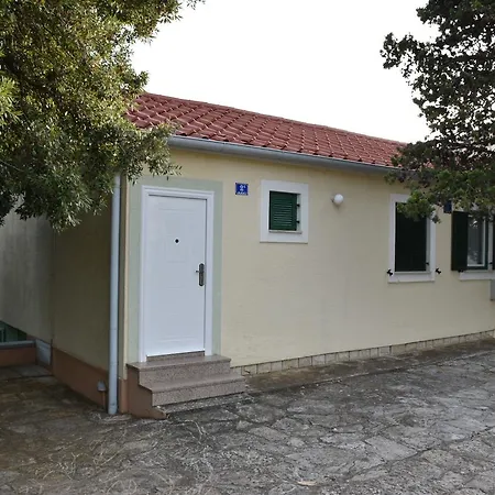 Apartments Antonija Punta Skala Next To Falkensteiner Resort Petrcane Exterior photo