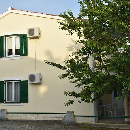 Apartments Antonija Punta Skala Next To Falkensteiner Resort Petrcane Exterior photo