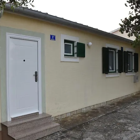 Apartments Antonija Punta Skala Next To Falkensteiner Resort Petrcane Exterior photo